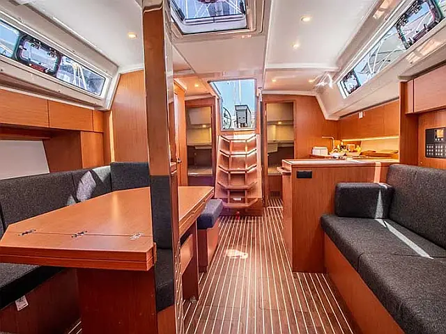 Bavaria C42 - [Internal image]