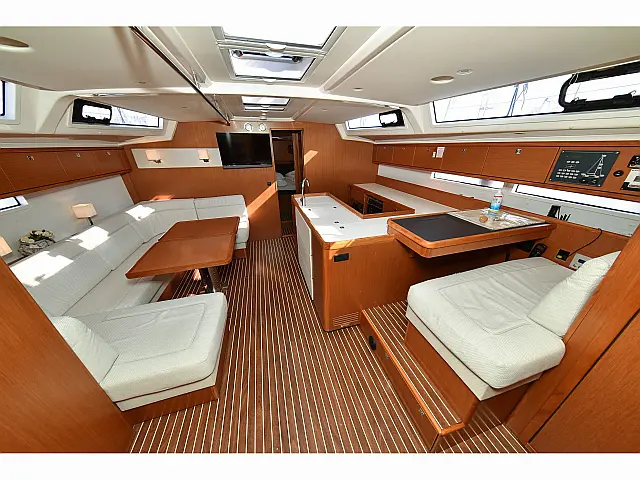 Bavaria Cruiser 56 - [Internal image]