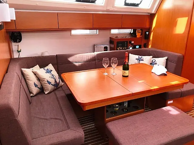 Bavaria Cruiser 46 /4cab - [Internal image]