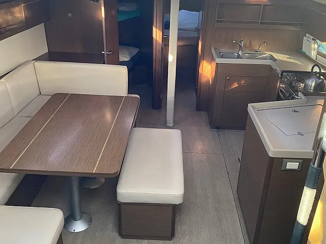 Oceanis 40.1 /4cab - [Internal image]