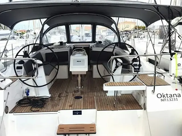 Bavaria C42 /3cab - [External image]