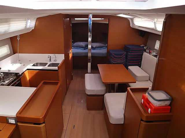 Sun Odyssey 440 /4cab - [Internal image]