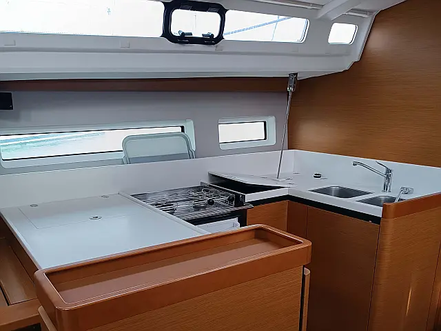 Sun Odyssey 440 /4cab - [Internal image]