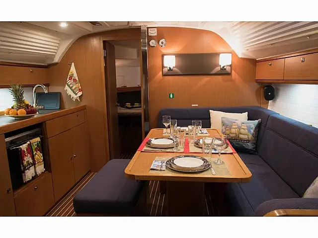 Bavaria 41 Cruiser - [Internal image]