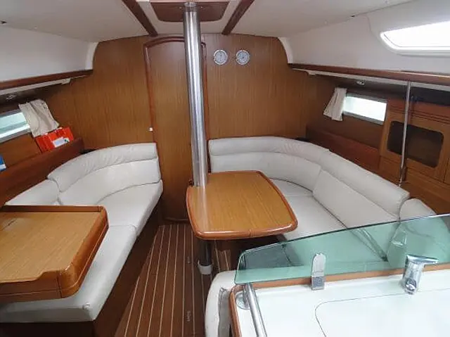 Sun Odyssey 36i - [Internal image]