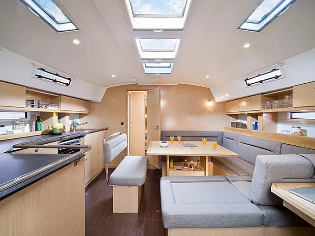 Bavaria 45 Cruiser - [Internal image]