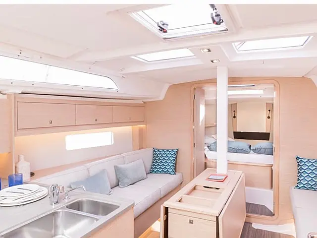 Dufour 37 - [Internal image]