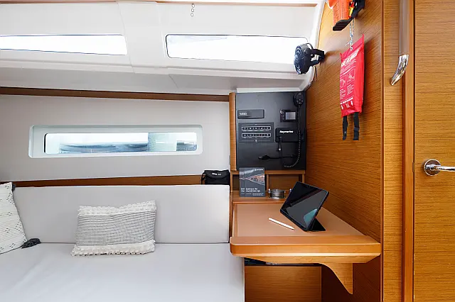 Sun Odyssey 380 - [Internal image]