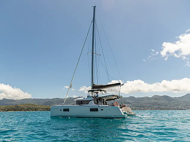 Lagoon 42  - [External image]