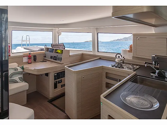 Lagoon 42  - [Internal image]