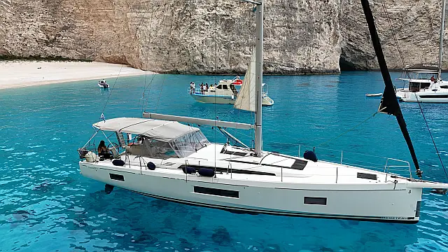 Oceanis 51.1 - [External image]