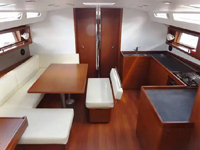 Oceanis 48 (5 cab.) - [Internal image]
