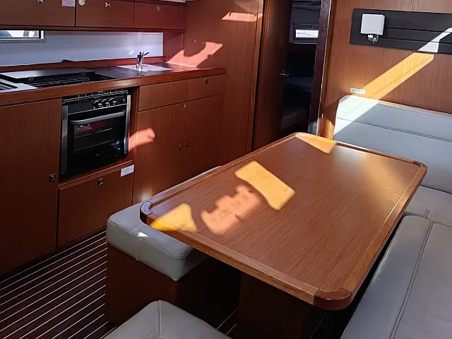 Bavaria 41 Cruiser - [Internal image]