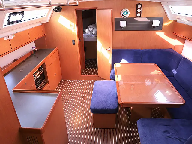 Bavaria Cruiser 46 - [Internal image]