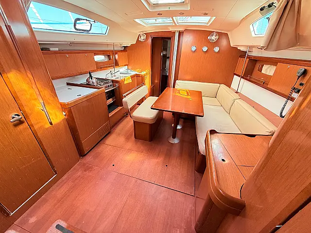 Oceanis 43 - [Internal image]