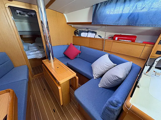 Sun Odyssey 36i - [Internal image]