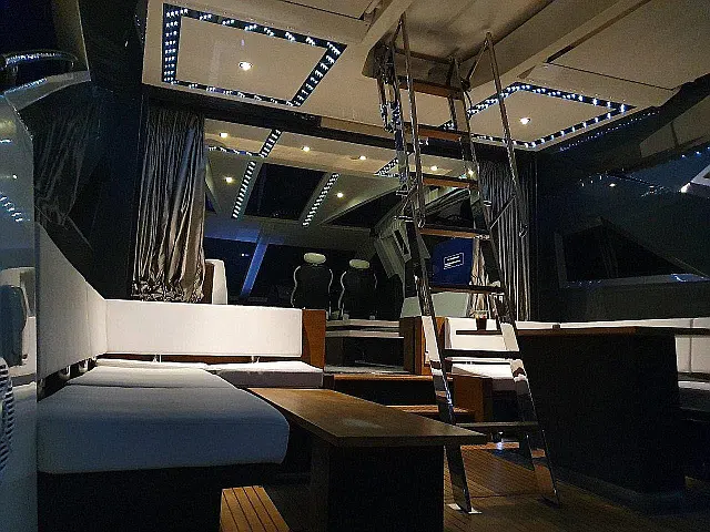 Galeon 700 Skydeck - [Internal image]