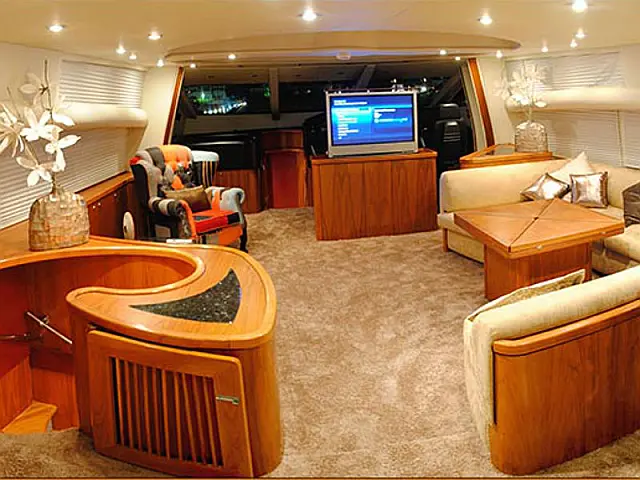 Sunseeker Predator 82 - [Internal image]