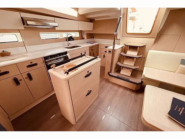 Jeanneau 55 - [Internal image]