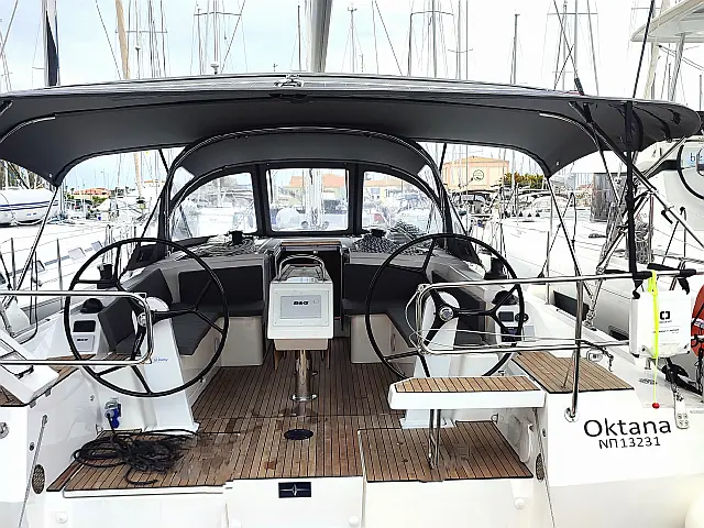 Bavaria C42 - [External image]