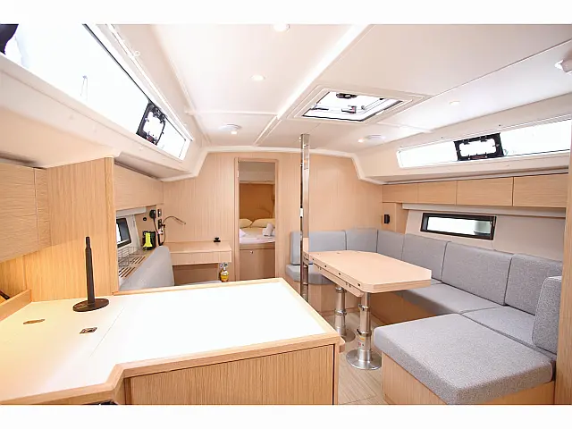 Bavaria C42 - [Internal image]