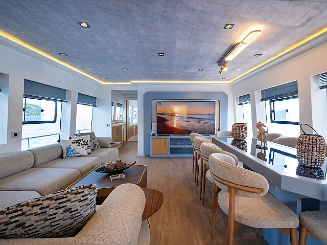 Custom PLT 85 Trawler - [Internal image]