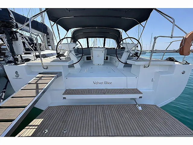 Oceanis 51.1 - [Layout image]