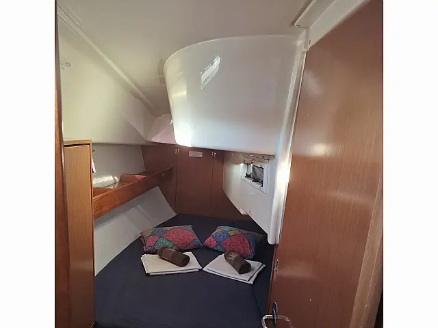Bavaria Cruiser 32 - [Internal image]