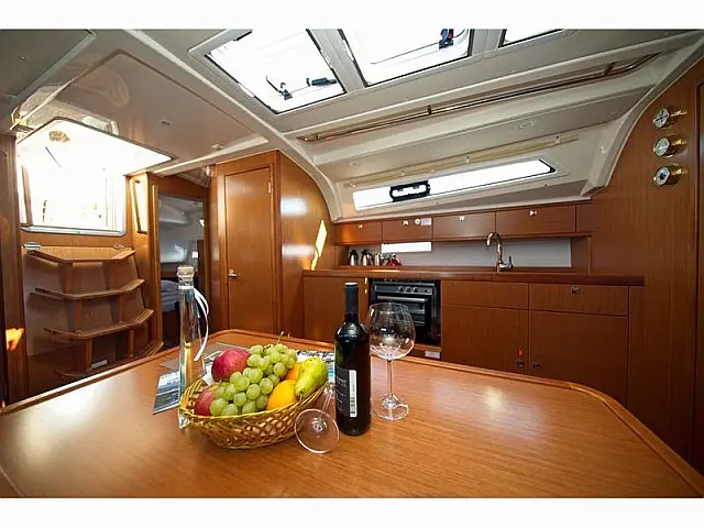 Bavaria Cruiser 41 - [Internal image]
