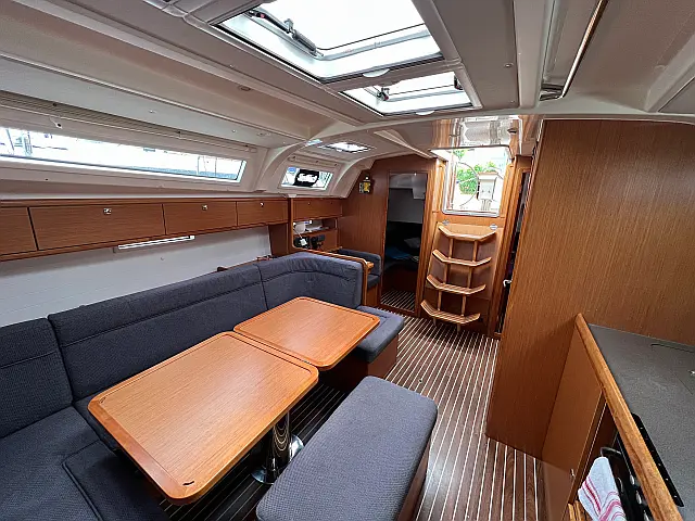 Bavaria 41 Cruiser - [Internal image]