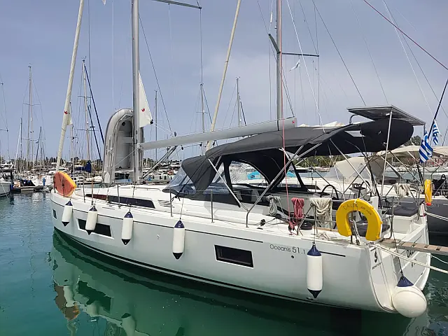 Oceanis 51.1 - [External image]