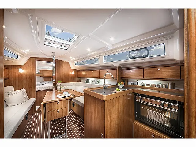 Bavaria 34 '19 - [Internal image]