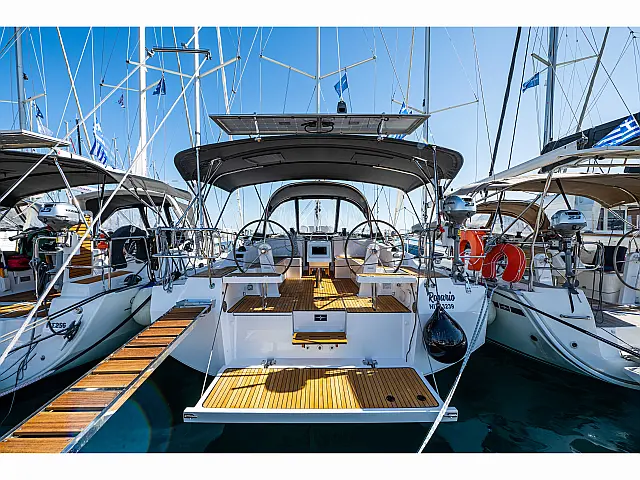 Bavaria C42 - [External image]