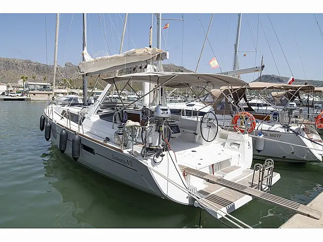 Oceanis 45 - [External image]