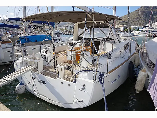 Oceanis 38 - [External image]