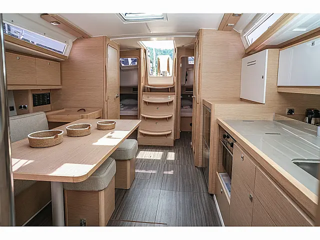 Dufour 390 - [Internal image]