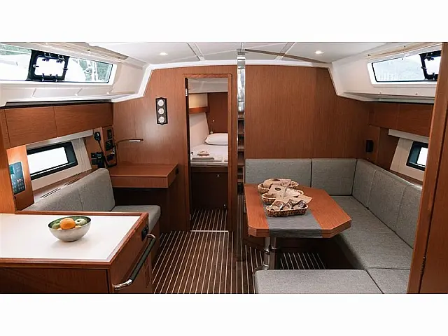 Bavaria C42 - [Internal image]