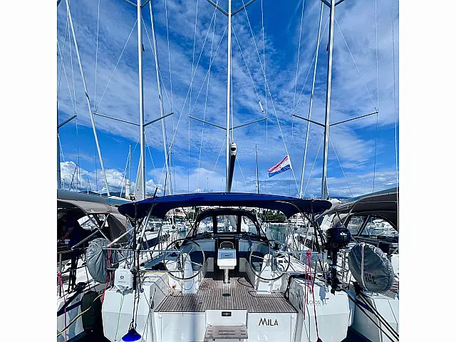 Bavaria C38 - [External image]