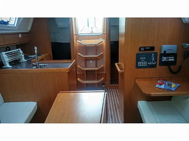 Bavaria Cruiser 37 - [Layout image]