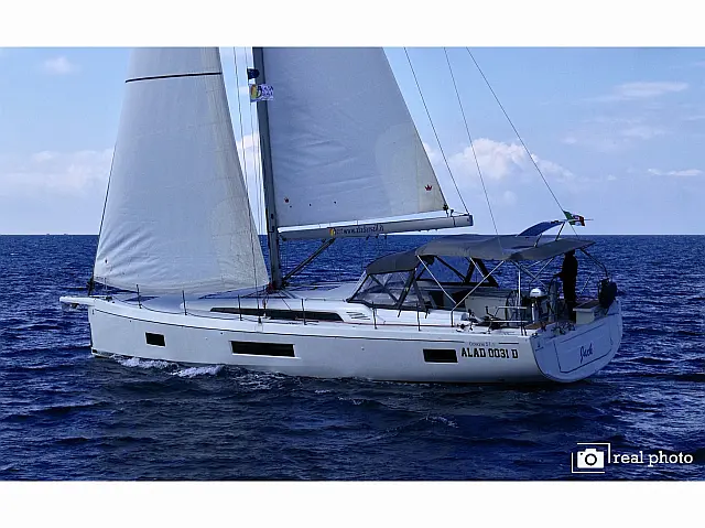 Oceanis 51.1 - [External image]