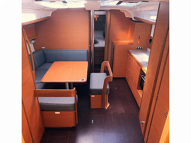 Dufour 430 - [Internal image]