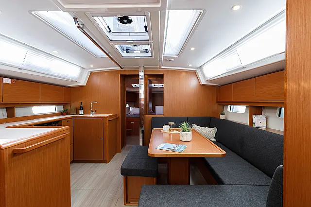 Bavaria C46 - [Internal image]