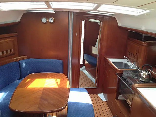 Oceanis 393 Clipper - [Internal image]
