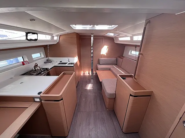 Sun Odyssey 440 - [Internal image]