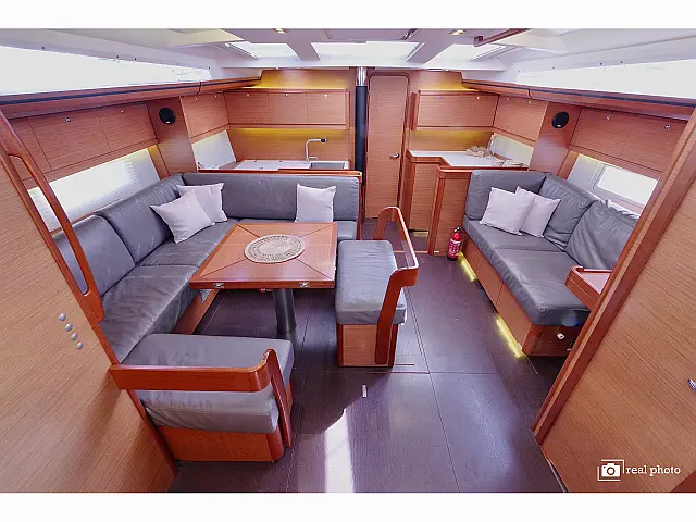 Dufour 520 GL - [Internal image]