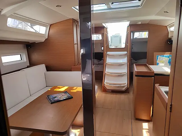 Sun Odyssey 440 - [Internal image]