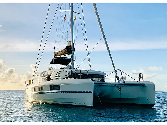 Lagoon 50 - [External image]