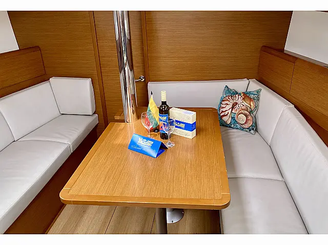 Sun Odyssey 389 - [Internal image]