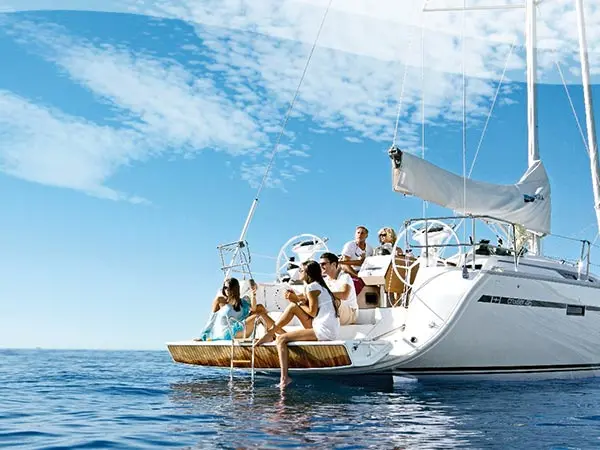 Mit Skipper, Crew oder Bareboat?